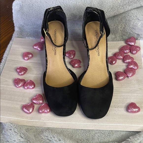 Christian Siriano Black Heels with Pointed Toe and Ankle Strap - Picture 1 of 9